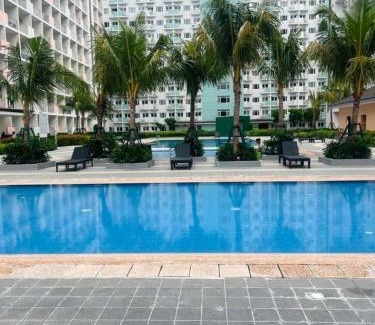 San Dionisio Apartment | Field Residences Condo Hotel