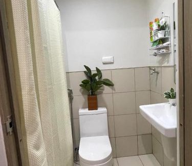 San Dionisio Apartment | Field Residences Condo Hotel Near Manila Airport