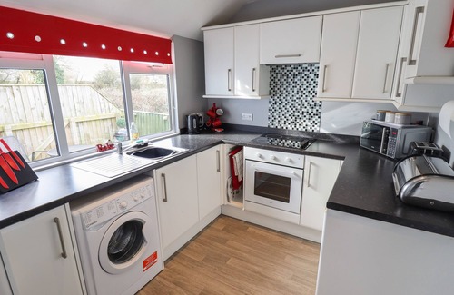 Grimsby Cottage | Field View