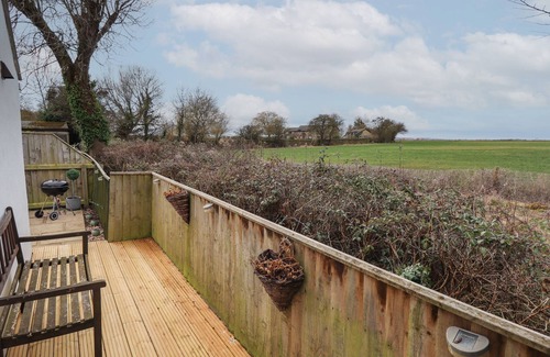 Grimsby Cottage | Field View
