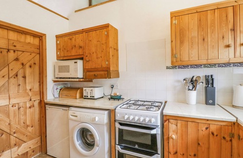 Mortimers Cross Cottage | FIELDFARE, pet friendly, character holiday cottage in Kingsland