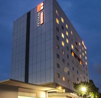 Monterrey Centro Hotel | Fiesta Inn Express Monterrey Centro