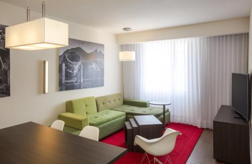 Monterrey Centro Hotel | Fiesta Inn Express Monterrey Centro