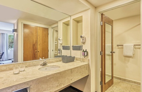 San Luis Potosi Hotel | Fiesta Inn Express San Luis Potosí Oriente