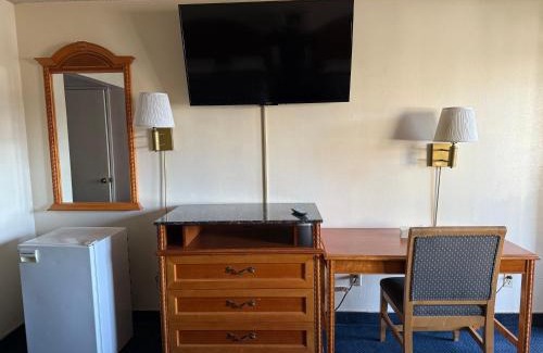 Bell Gardens Hotel | Fiesta Inn Los Angeles - Bell Gardens