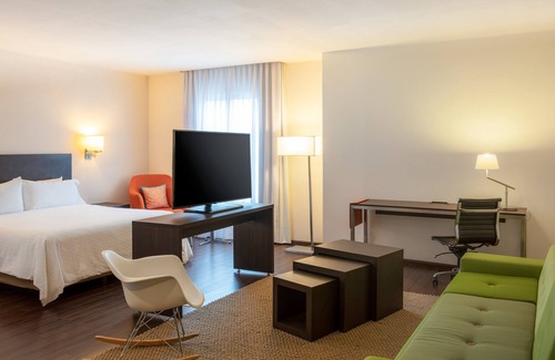 Monterrey Hotel | Fiesta Inn Monterrey Fundidora