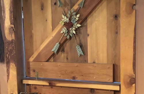 Bailey Cabin | Fife Haus - Real Rustic Log Cabin - Cozy Retreat