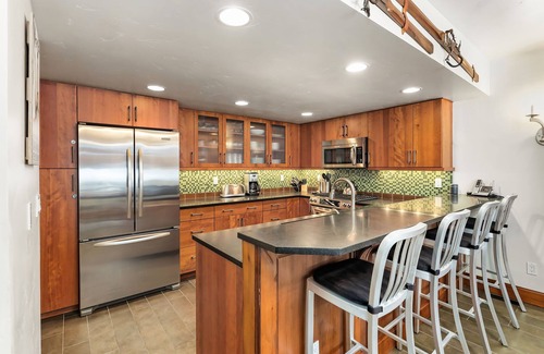 Aspen Condo | Fifth Avenue Condominiums by Frias