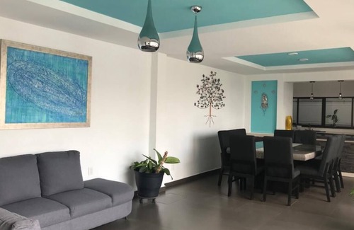 Tupataro House | Fifth Nasly Family