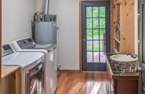 Fifty-Six House | Fifty-Six Cabin ~ Privacy in the woods near the best outdoor rec areas
