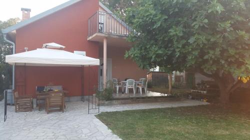 Ulcinj Cabin | Fig Tree House