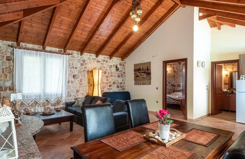Pastida Villa | Filerolia Stone House