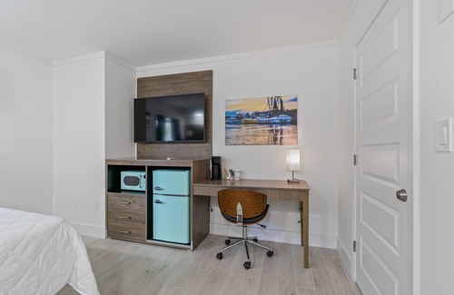 Myrtle Beach Hotel | Fin's Inn