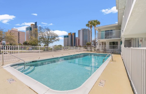 Myrtle Beach Hotel | Fin's Inn