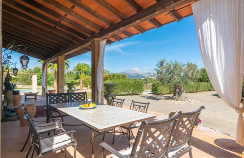 Buger Villa | Finca Aria