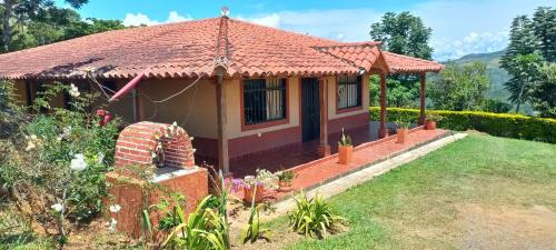 Curiti House | Finca Campestre Villa Carilina
