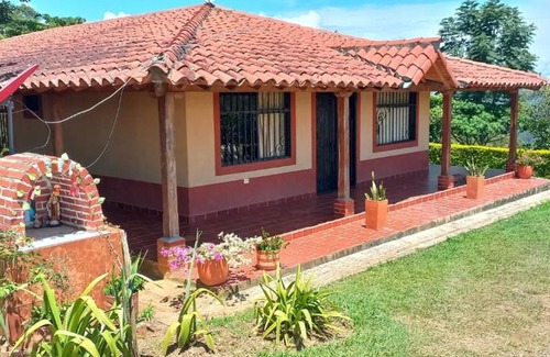 Curiti House | Finca Campestre Villa Carilina