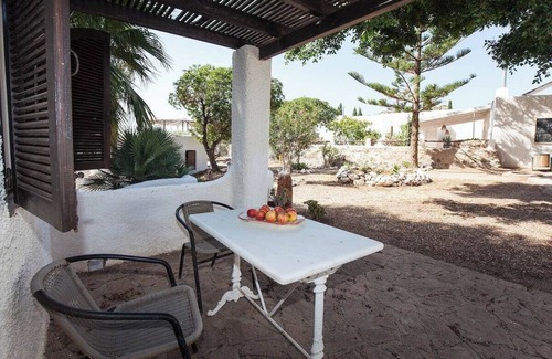 El Pozo de los Frailes Villa | Finca 'Casa Parque Natural 2 - 5' with Mountain Views, Pool & Wi-Fi