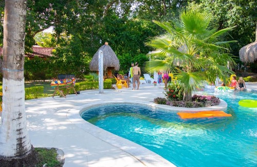 Santa Fe de Antioquia Hotel | FINCA HOTEL LA PLAYITA