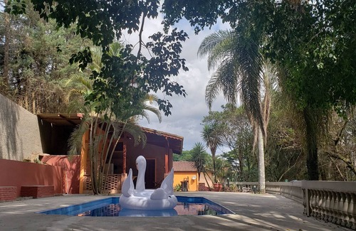 Vila Paula House | Finca in gated community with pool and access to the dam