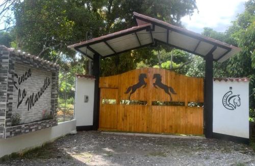 Acacias Ski Chalet | Finca La MARSELLA