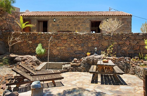 La Aldea de San Nicolas Villa | Finca "Lengua de Lava" with Mountian View, Private Garden & Wi-Fi