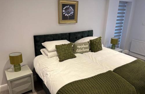 Finchley Church End Apartment | Finchley Central Luxe Apartment