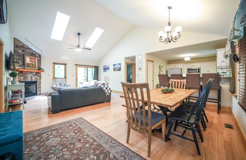 Chestnut Springs House | Find peace at Dove's Landing at Wintergreen resort - nfamily- and pet-friendly!
