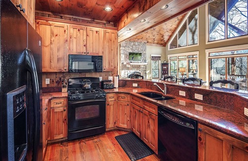 Lake Toxaway Cottage | Find Your Base Camp in Beautiful Lake Toxaway