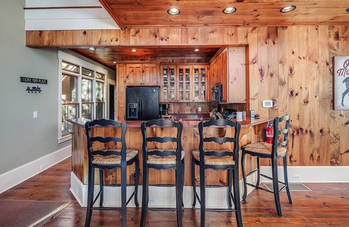 Lake Toxaway Cottage | Find Your Base Camp in Beautiful Lake Toxaway