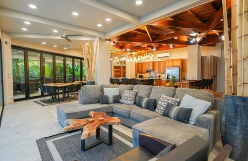 Matapalo House | Find Yourself Somewhere