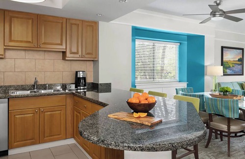 Hilton Head Island Resort | 𝐅𝐢𝐧𝐝𝐢𝐧𝐠 𝐌𝐞𝐢𝐥𝐢's BeachFront GRANDE OCEAN Resort+Amenities Cozy 2BR