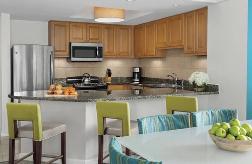 Hilton Head Island Resort | 𝐅𝐢𝐧𝐝𝐢𝐧𝐠 𝐌𝐞𝐢𝐥𝐢's BeachFront GRANDE OCEAN Resort+Amenities Cozy 2BR