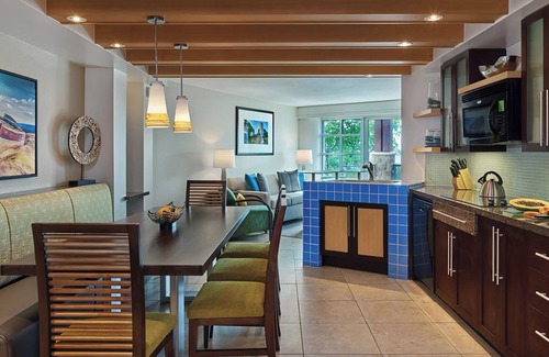 Estate Bellevue Resort | 𝐅𝐢𝐧𝐝𝐢𝐧𝐠 𝐌𝐞𝐢𝐥𝐢 Beach Fun at Cruz Bay Resort+Amenities.VirginGrand 2BR