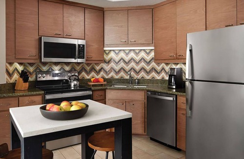 Downtown Park City Resort | 𝐅𝐢𝐧𝐝𝐢𝐧𝐠 𝐌𝐞𝐢𝐥𝐢 Ski-In/Out Summit Watch Resort+Amenities. 2BR