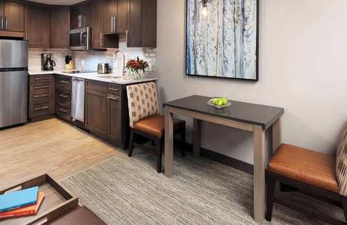 Steamboat Springs Hotel | 𝐅𝐢𝐧𝐝𝐢𝐧𝐠 𝐌𝐞𝐢𝐥𝐢 Ski-In/Out Steamboat Resort. Amenities Included. 3BR