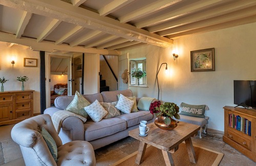 Blandford Forum Cottage | Finest Retreats | Manor Cottage