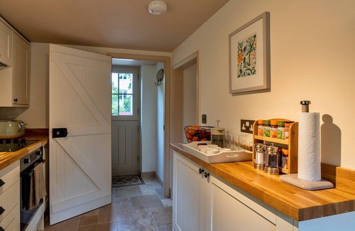 Blandford Forum Cottage | Finest Retreats | Manor Cottage