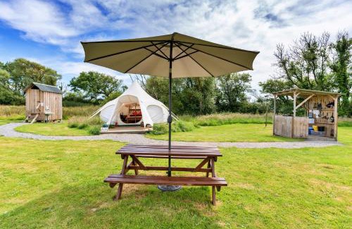 Ilfracombe Ski Chalet | Finest Retreats - Ash Lotus Belle Tent