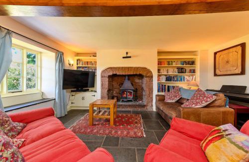 Cwmcarvan House | Finest Retreats - Bailey Glace Farmhouse