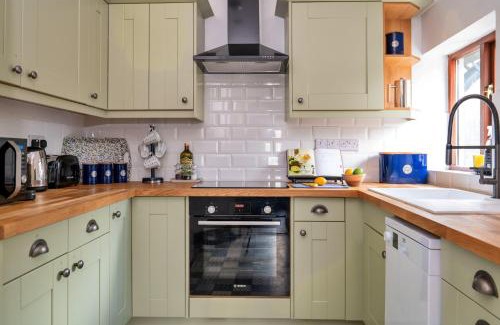 Denbigh House | Finest Retreats - Capel Hebron