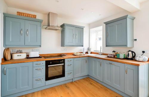 Monmouth House | Finest Retreats - Coach House Wellbeing Retreat