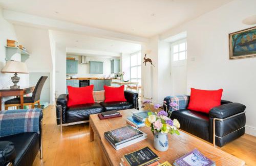 Monmouth House | Finest Retreats - Coach House Wellbeing Retreat