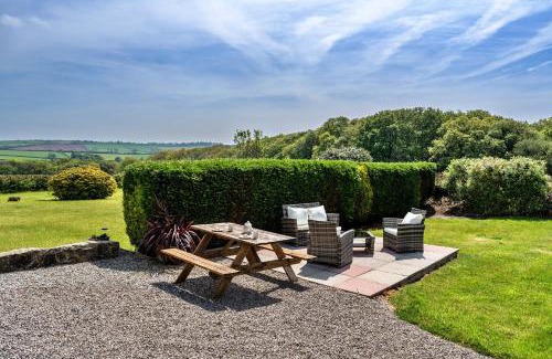 Liskeard House | Finest Retreats - Cutkieve Farm Cottage
