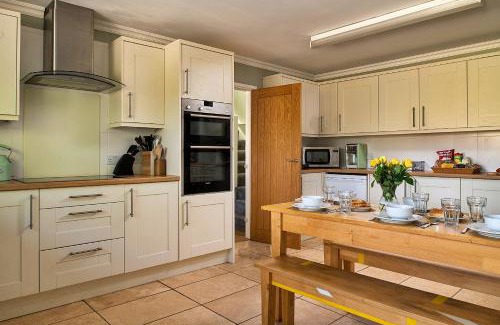 Dolgellau House | Finest Retreats - Felin Ship