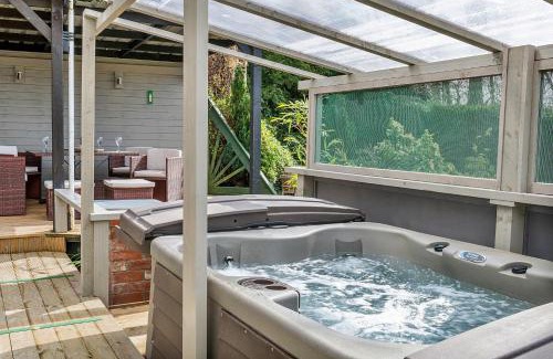 Craven Arms House | Finest Retreats - Garden Lodge
