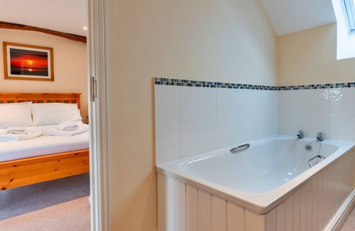 Brayford Apartment | Finest Retreats | Hunstone Barn
