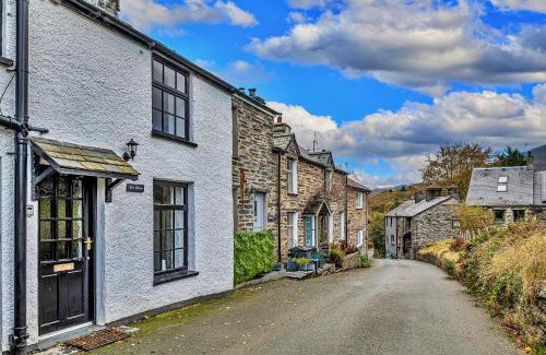 Dolwyddelan House | Finest Retreats - Harp House