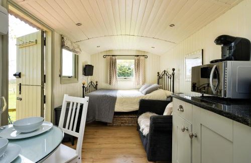 Nordley House | Finest Retreats - Hay and Hedgerow Glamping