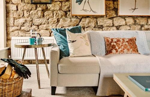 Rodborough House | Finest Retreats - Hendy Cottage